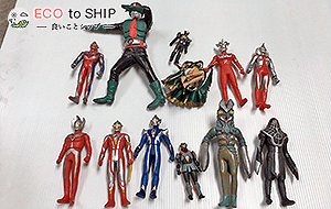 届いたフィギュアや人形４