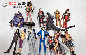 届いたフィギュアや人形５